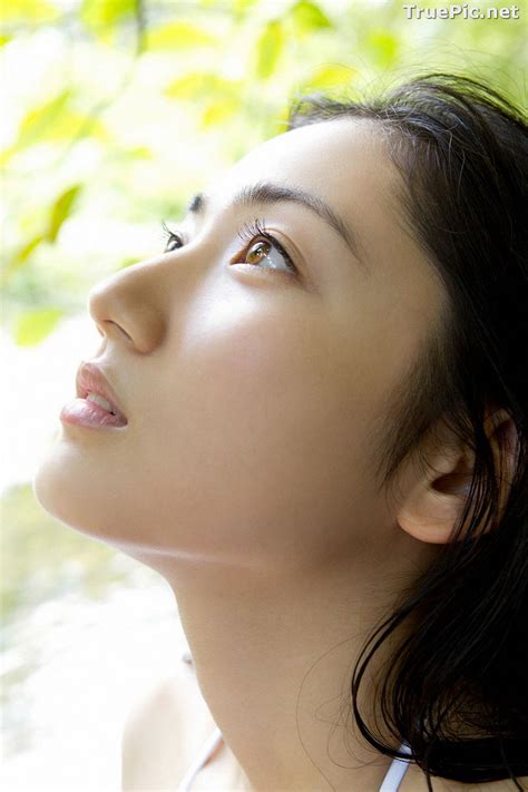 saaya iree|How a Single Gravure Model Brought Peace between Nations.